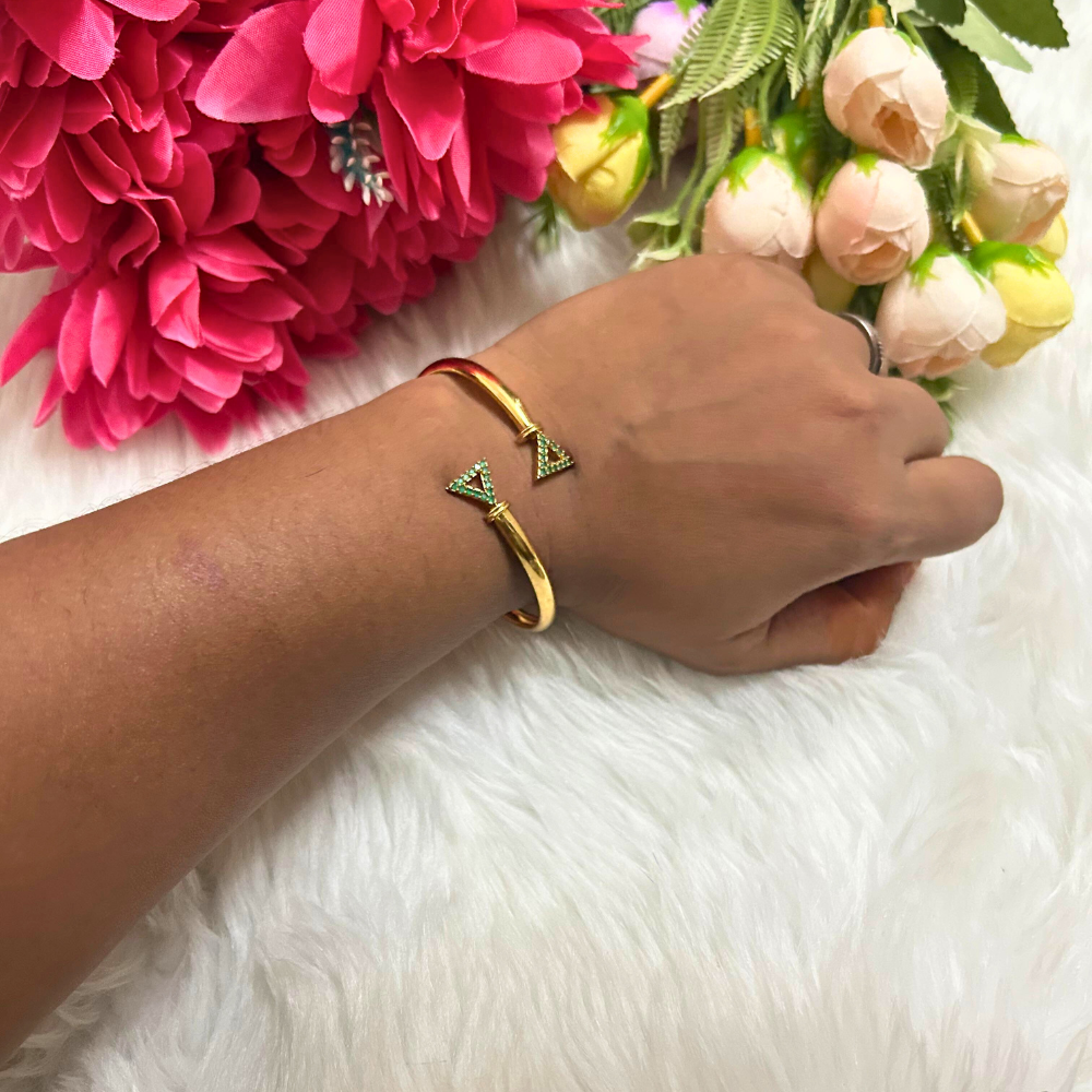 Elegant Green Triangle Gold Bracelet