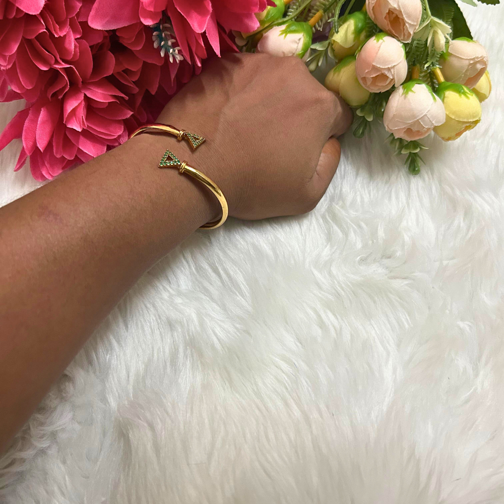 Elegant Green Triangle Gold Bracelet