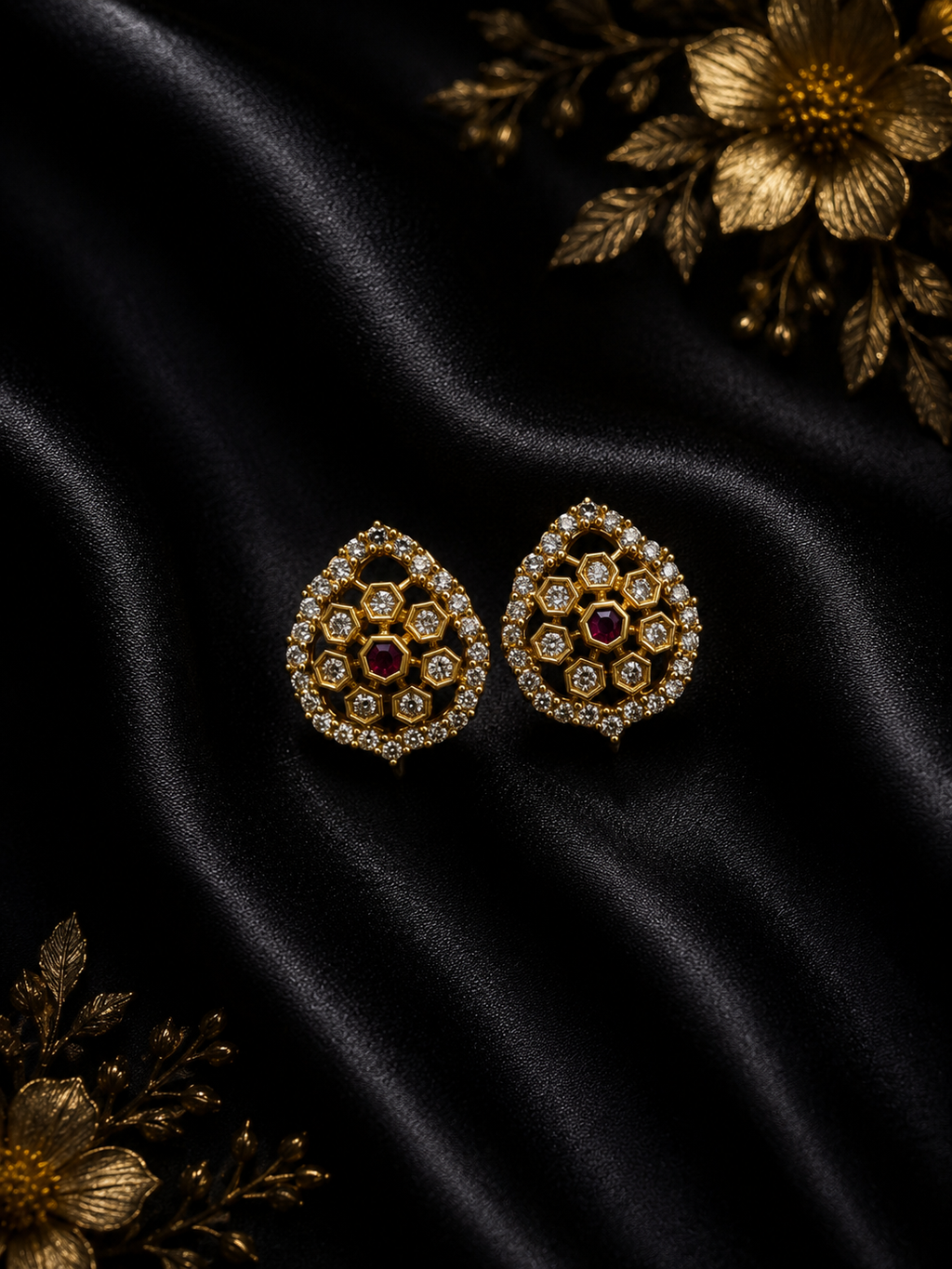 Rithya Pendant Necklace & Stud Earrings