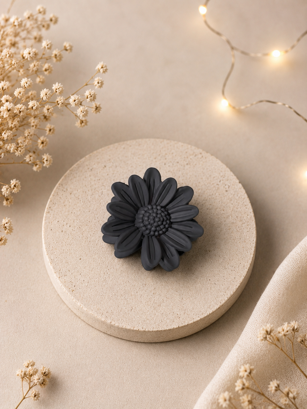 Daisy Bloom Hair Claw Clip (small)