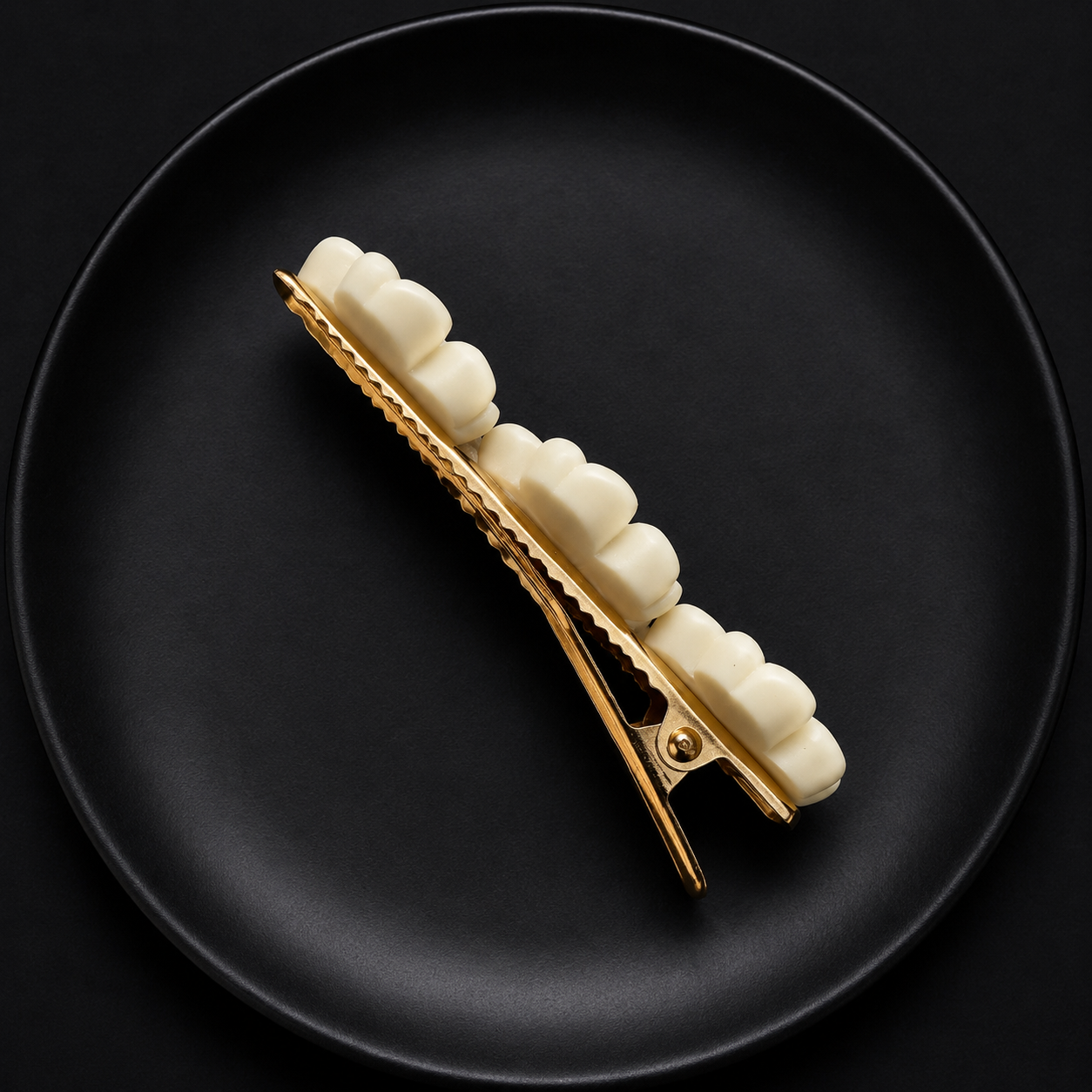 Blossom Pearl Alligator Hair Clip ✨