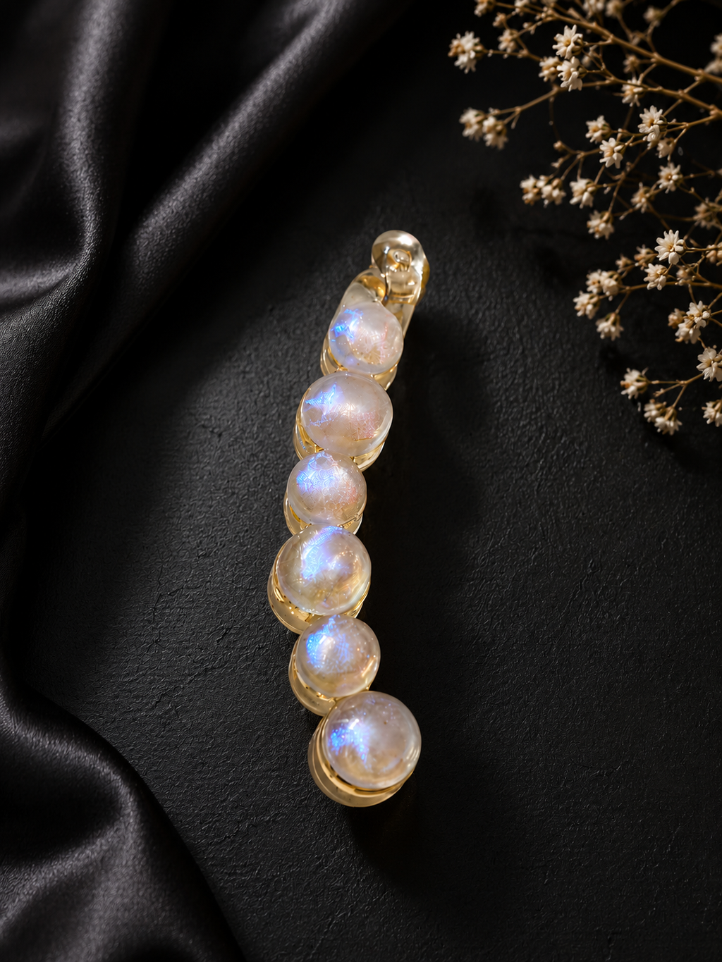 Luna Pearl Banana Hair Clip