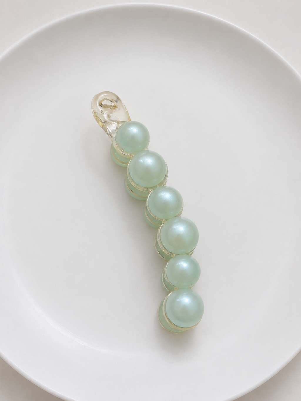 Luna Pearl Banana Hair Clip