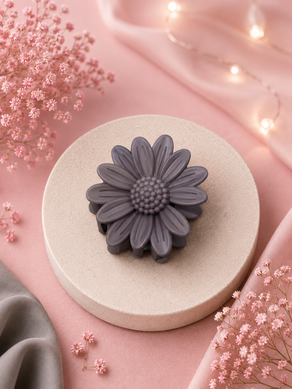 Daisy Bloom Hair Claw Clip (small)