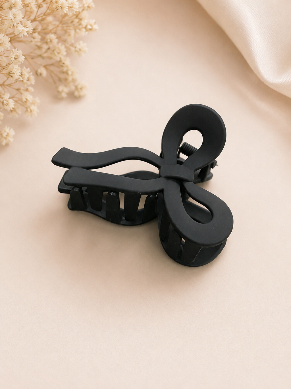 Luna Bow Hair Claw Clip