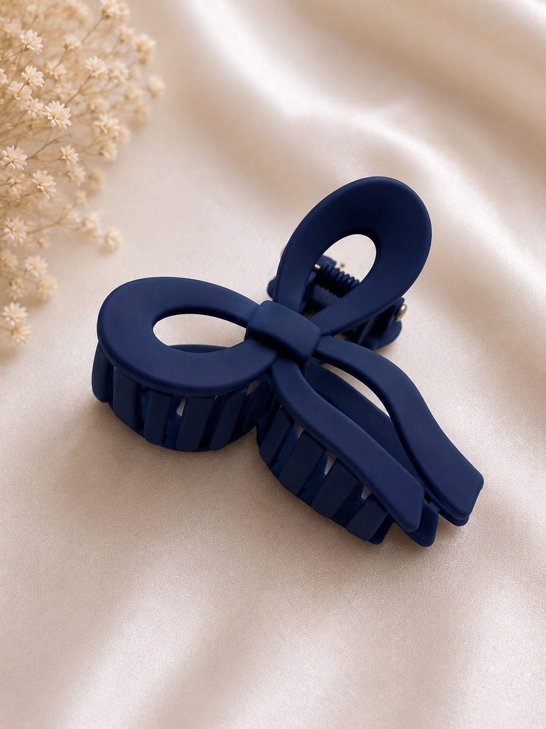 Luna Bow Hair Claw Clip