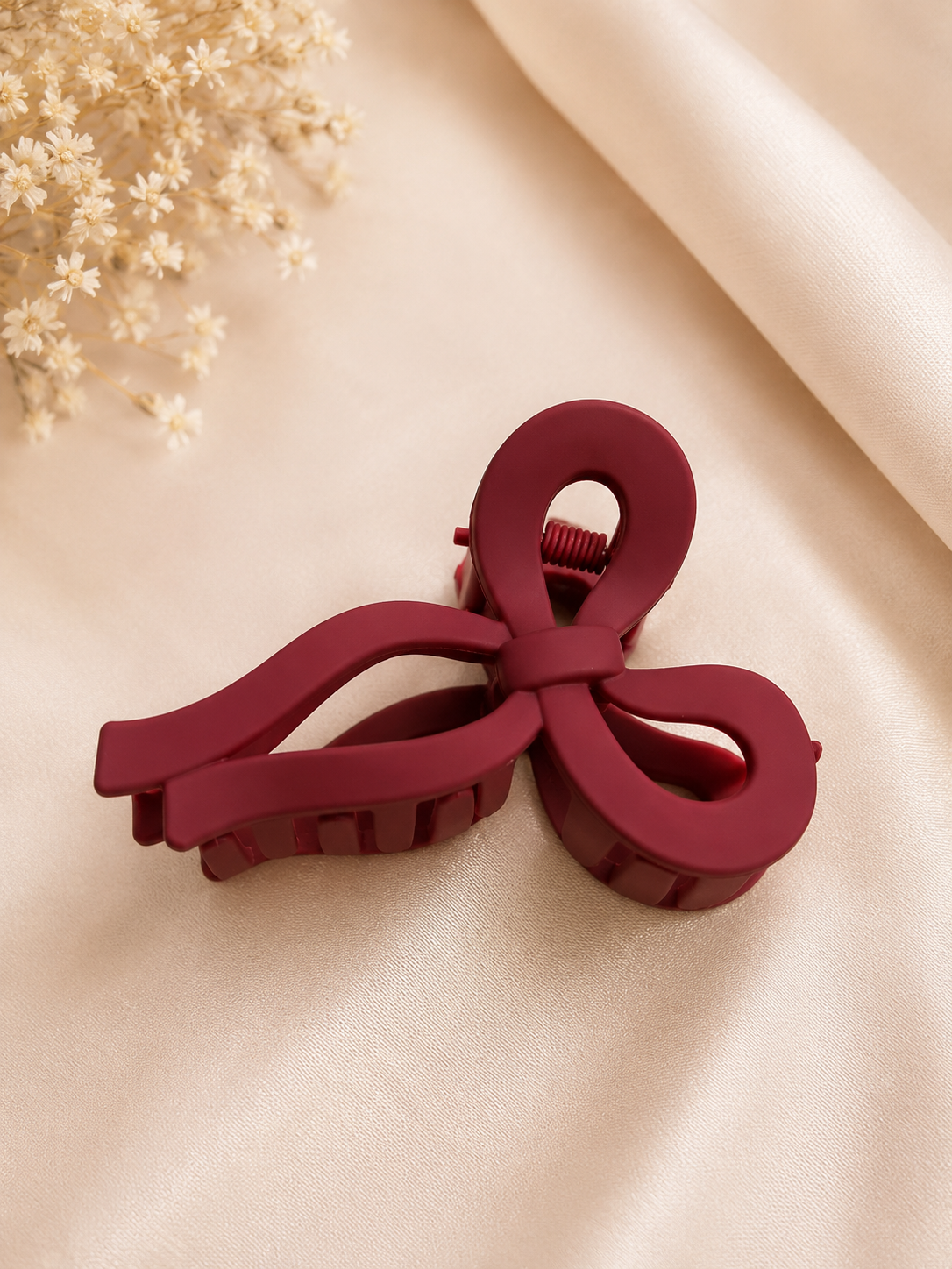 Luna Bow Hair Claw Clip