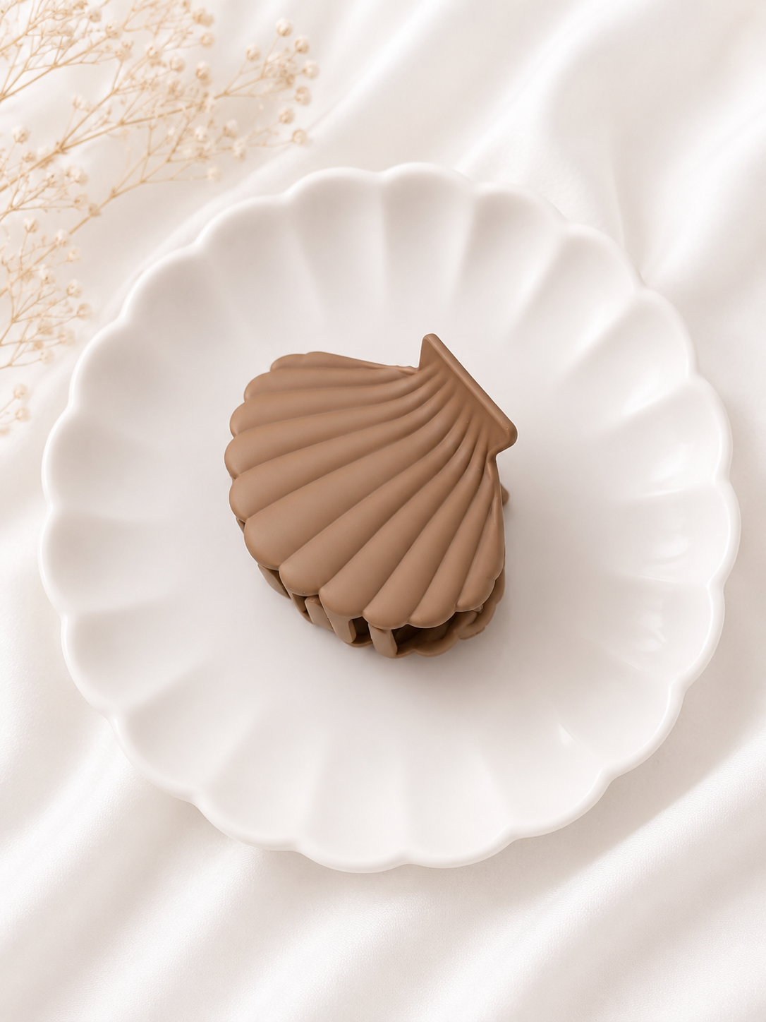 Seashell Glow Hair Claw Clip