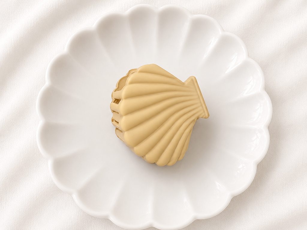 Seashell Glow Hair Claw Clip