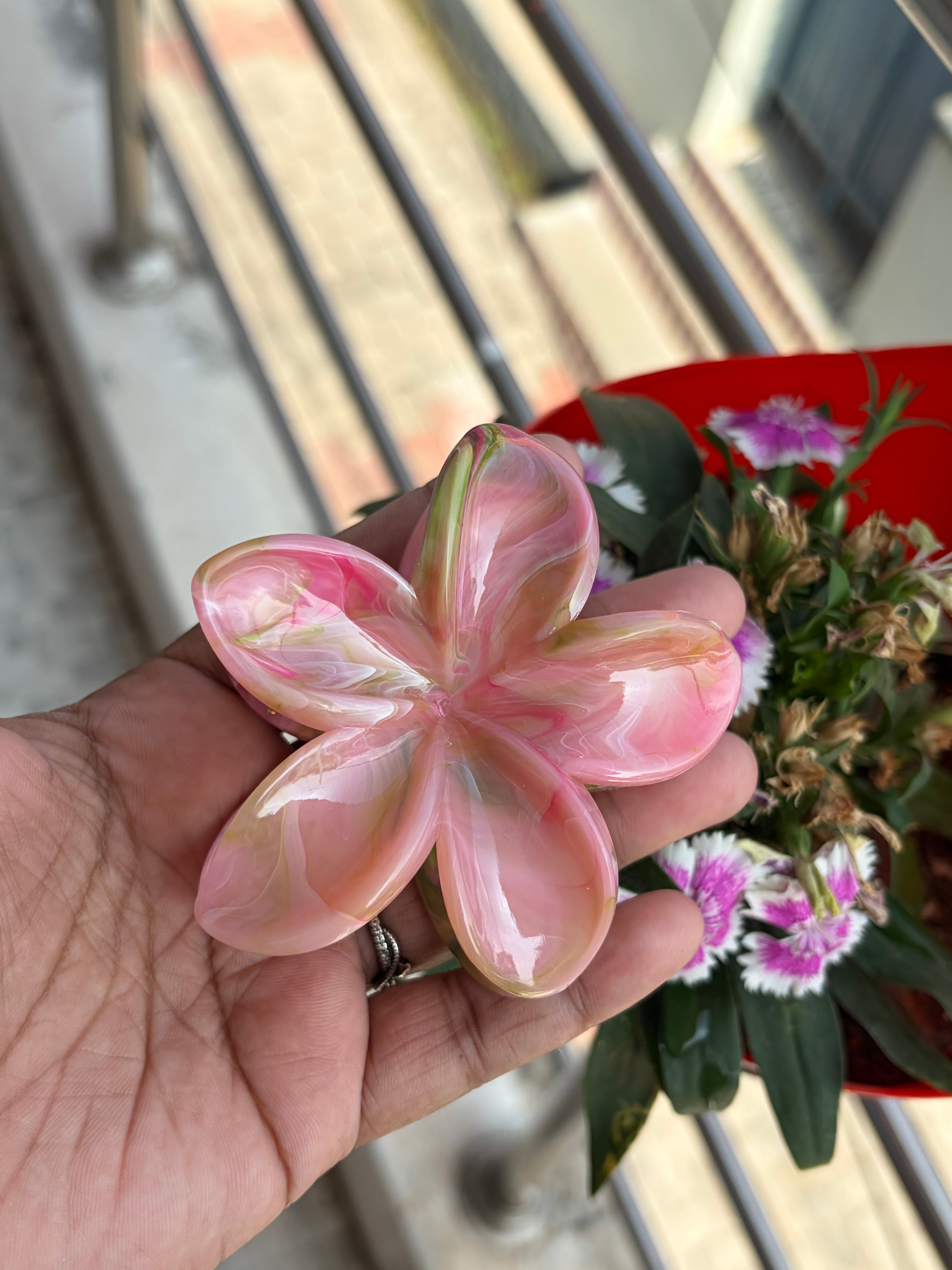 Multicolour Marble Flower Hair Clip 🌸