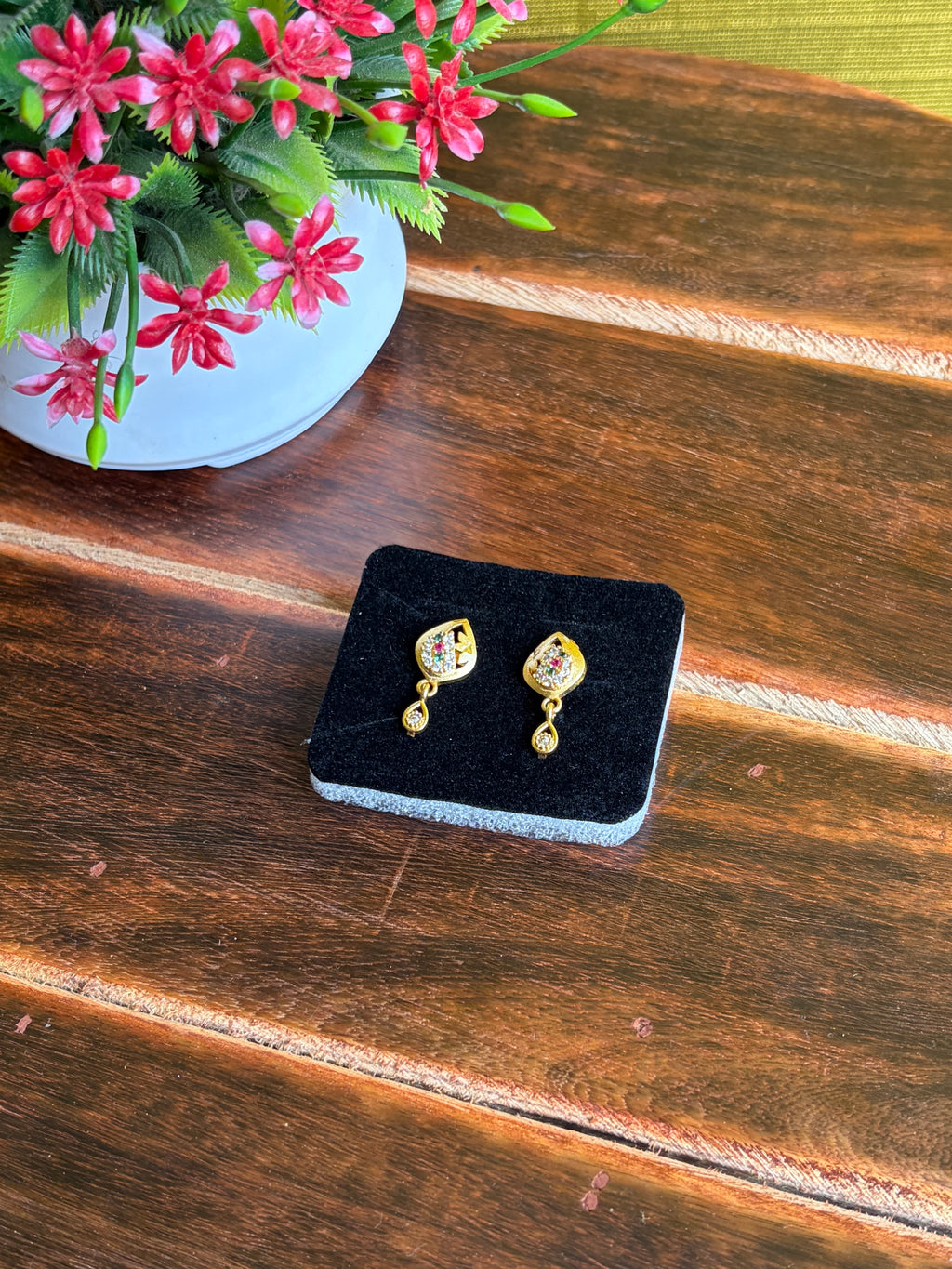Golden Floral Crystal Drop Earrings – Lightweight Daily Wear