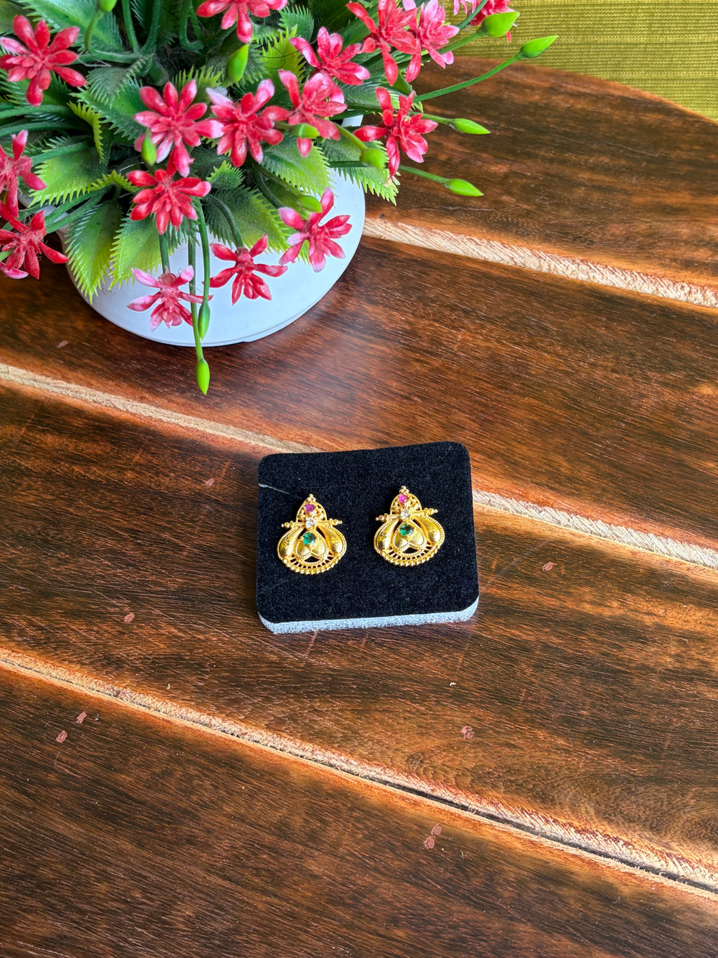 Golden Antique Floral Stud Earrings – Lightweight Daily Wear
