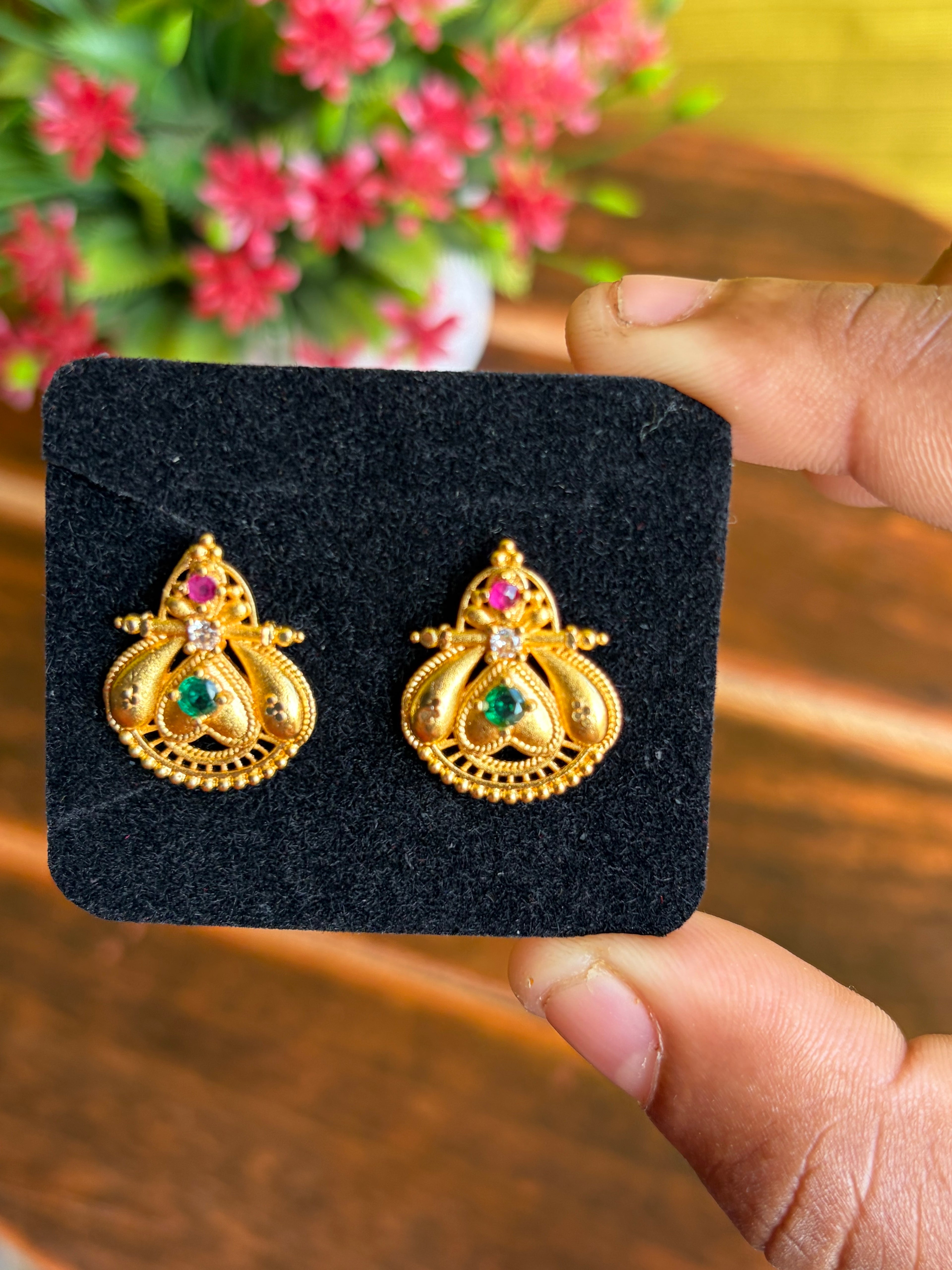 Golden Antique Floral Stud Earrings – Lightweight Daily Wear