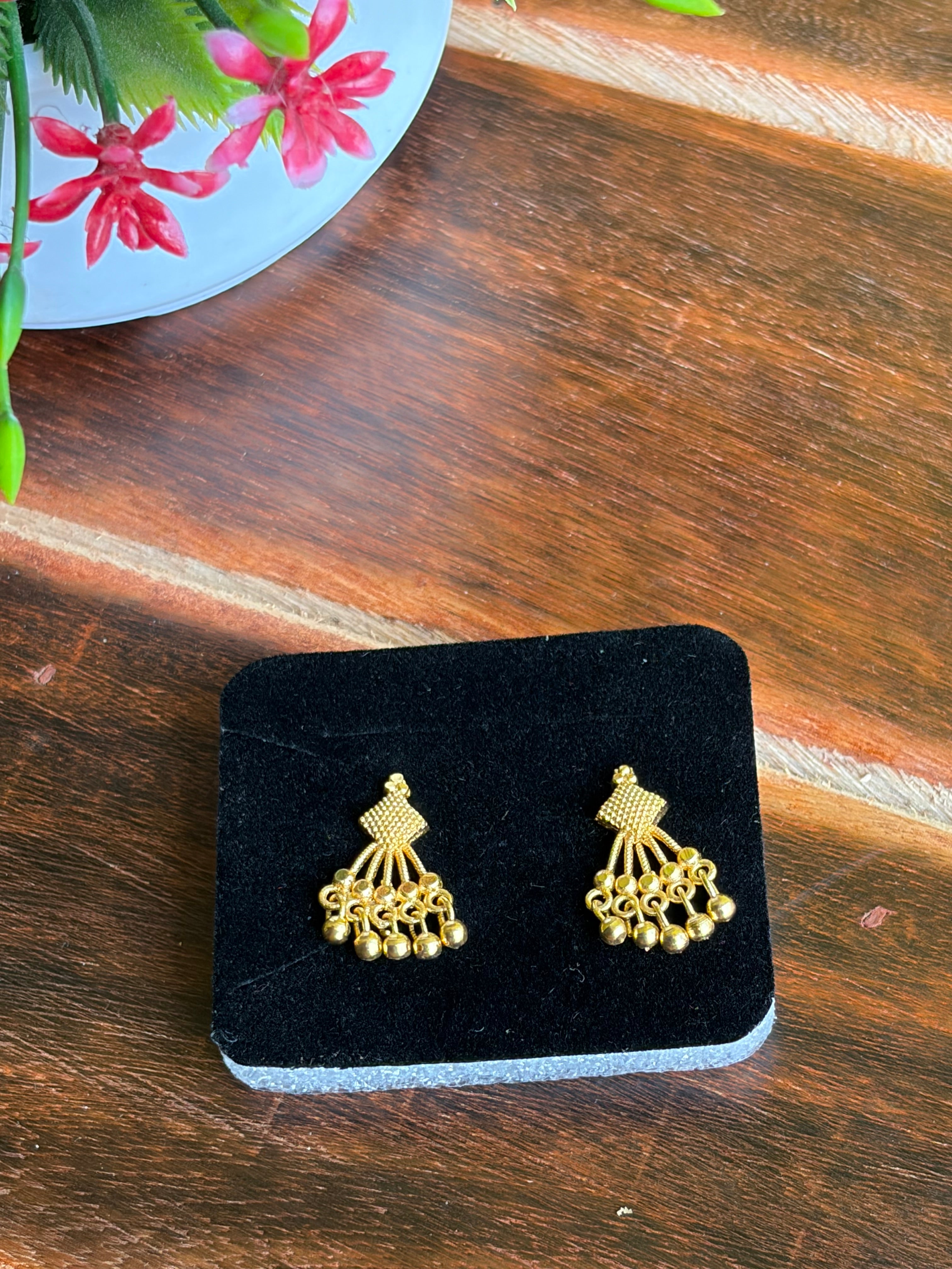 Golden Charm Drop Earrings – Lightweight Daily Wear