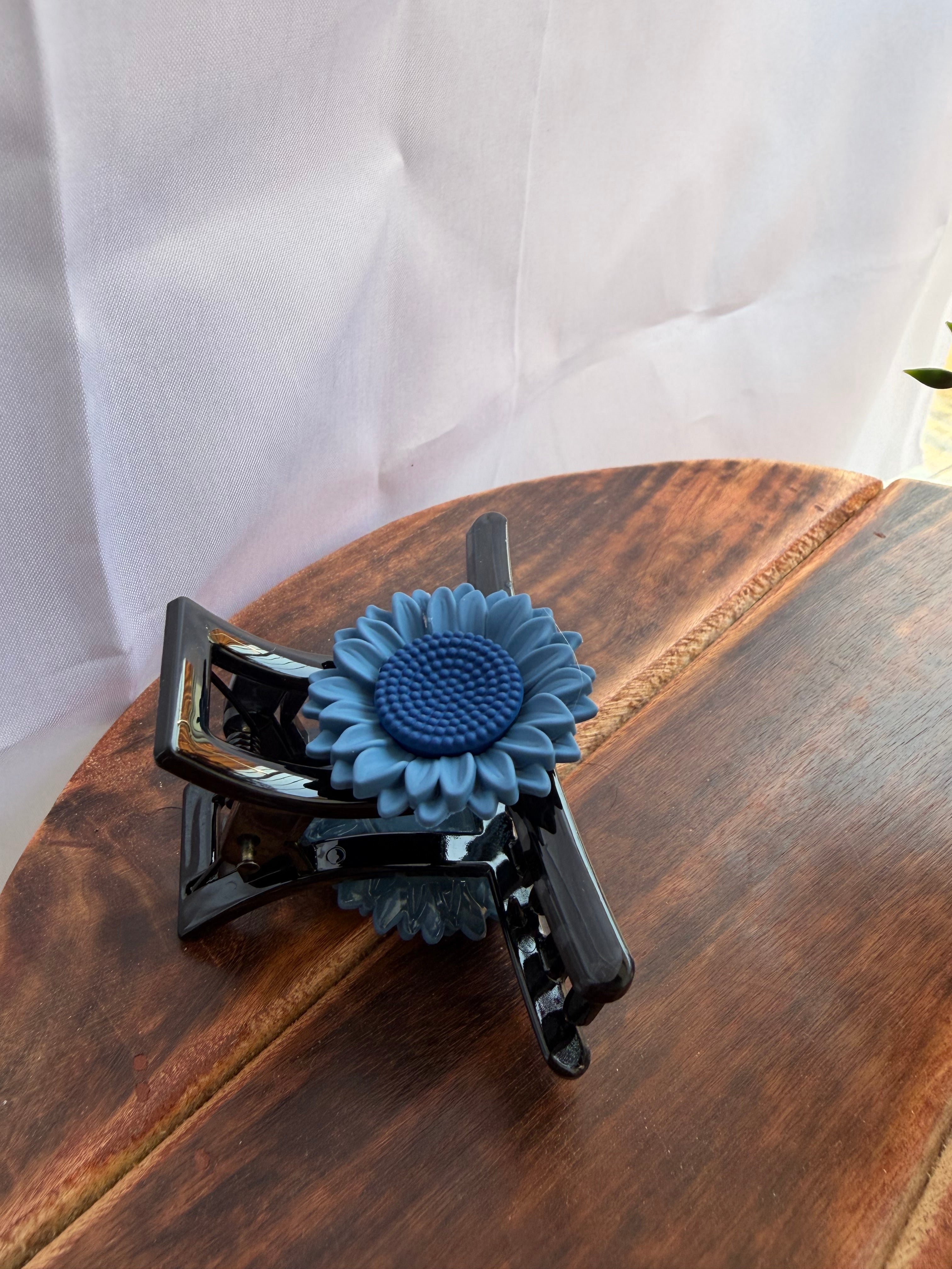 Ocean Bloom Daisy Hair Claw Clip
