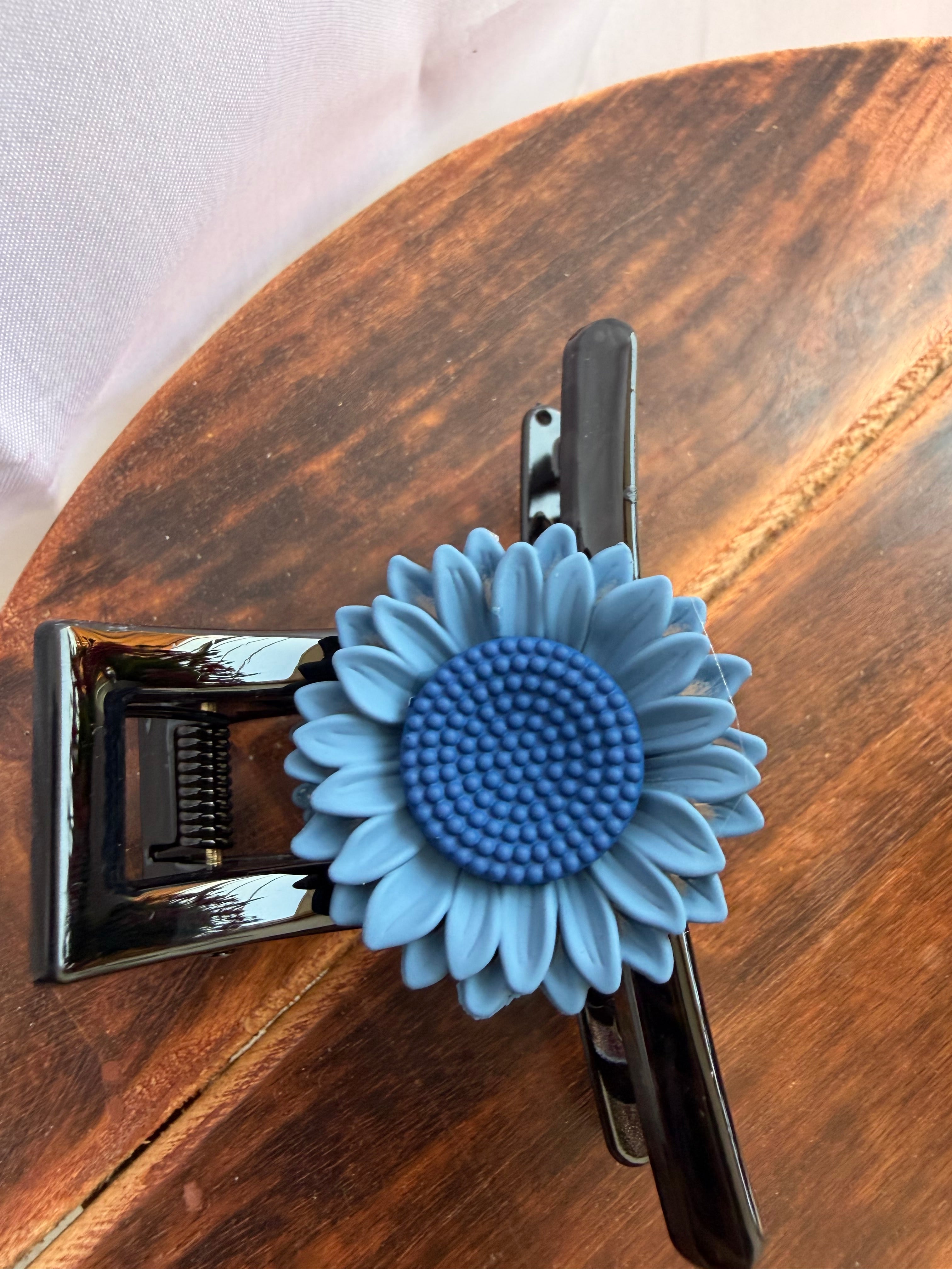 Ocean Bloom Daisy Hair Claw Clip