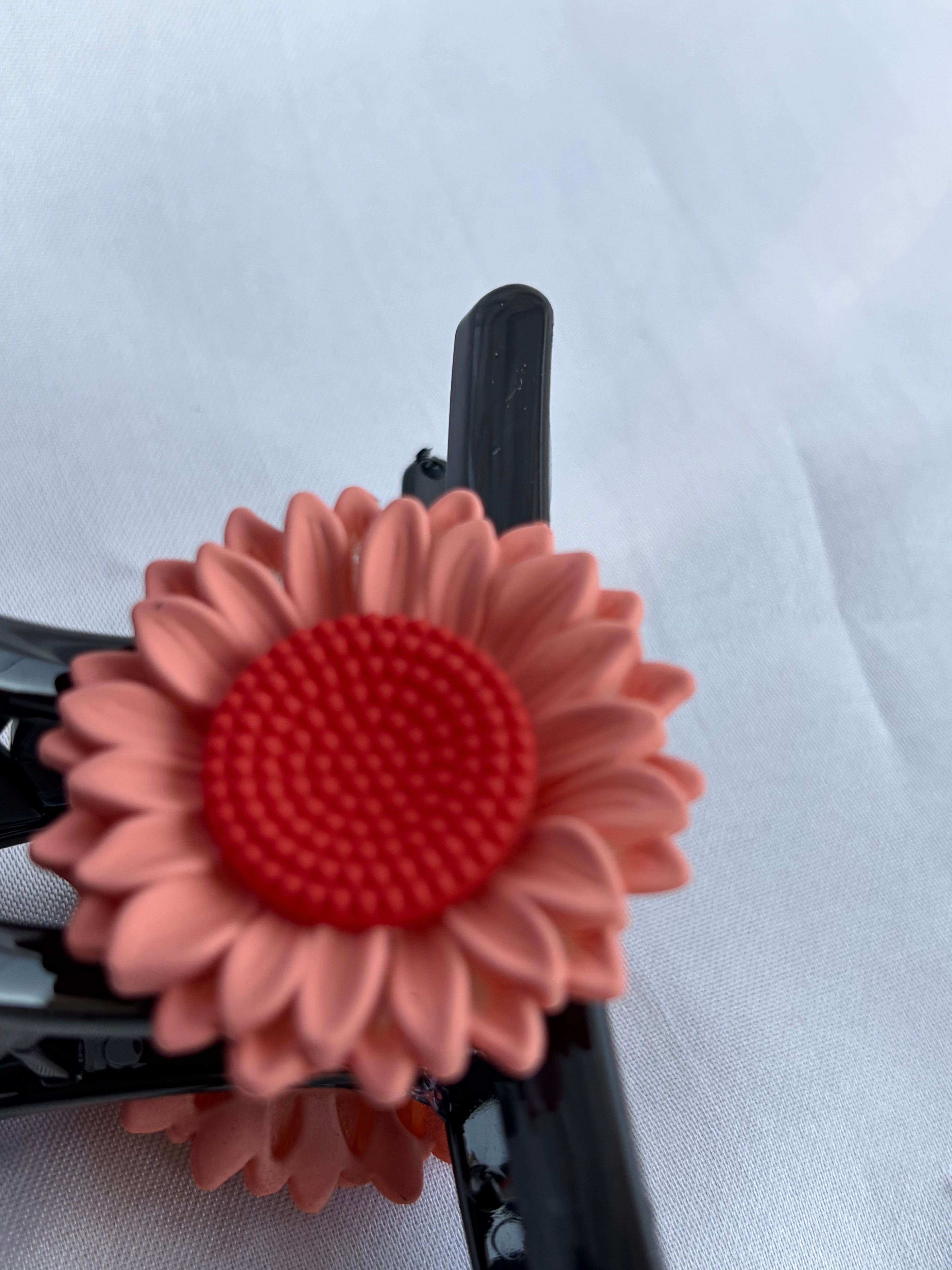 Ruby Bloom Daisy Hair Claw Clip