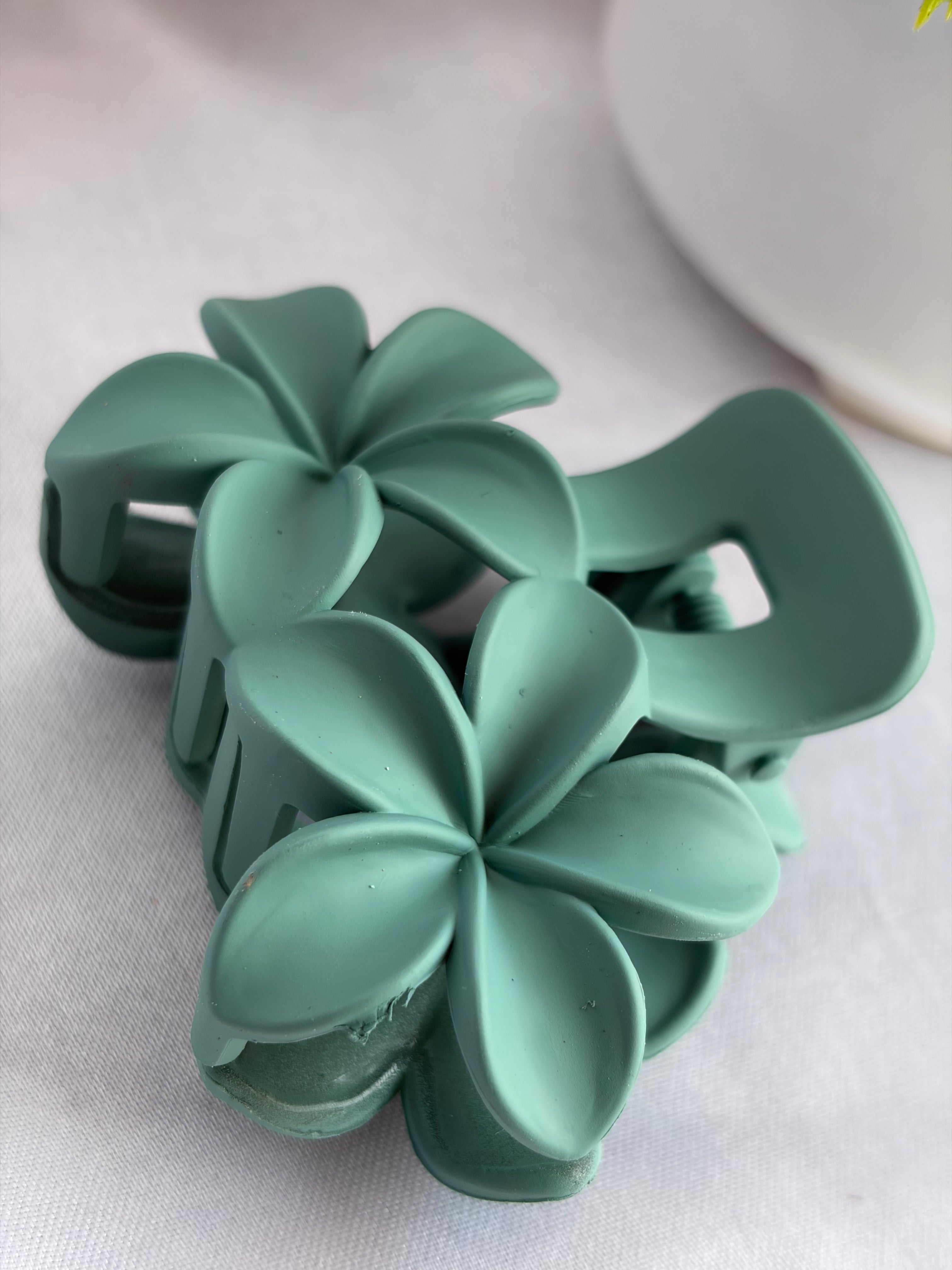 Mint Bloom Floral Hair Claw Clip