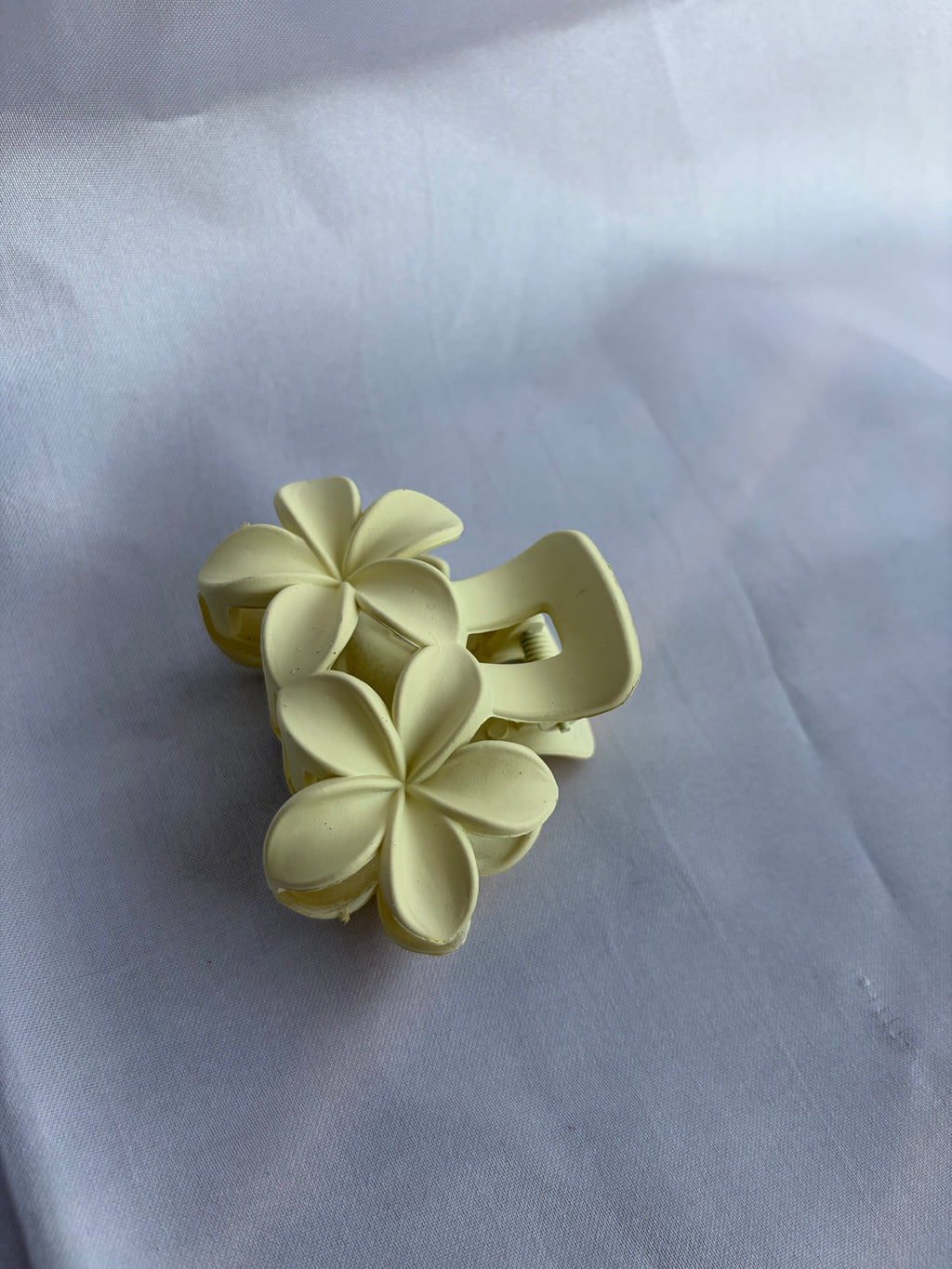 Ivory Bloom Hair Claw Clip