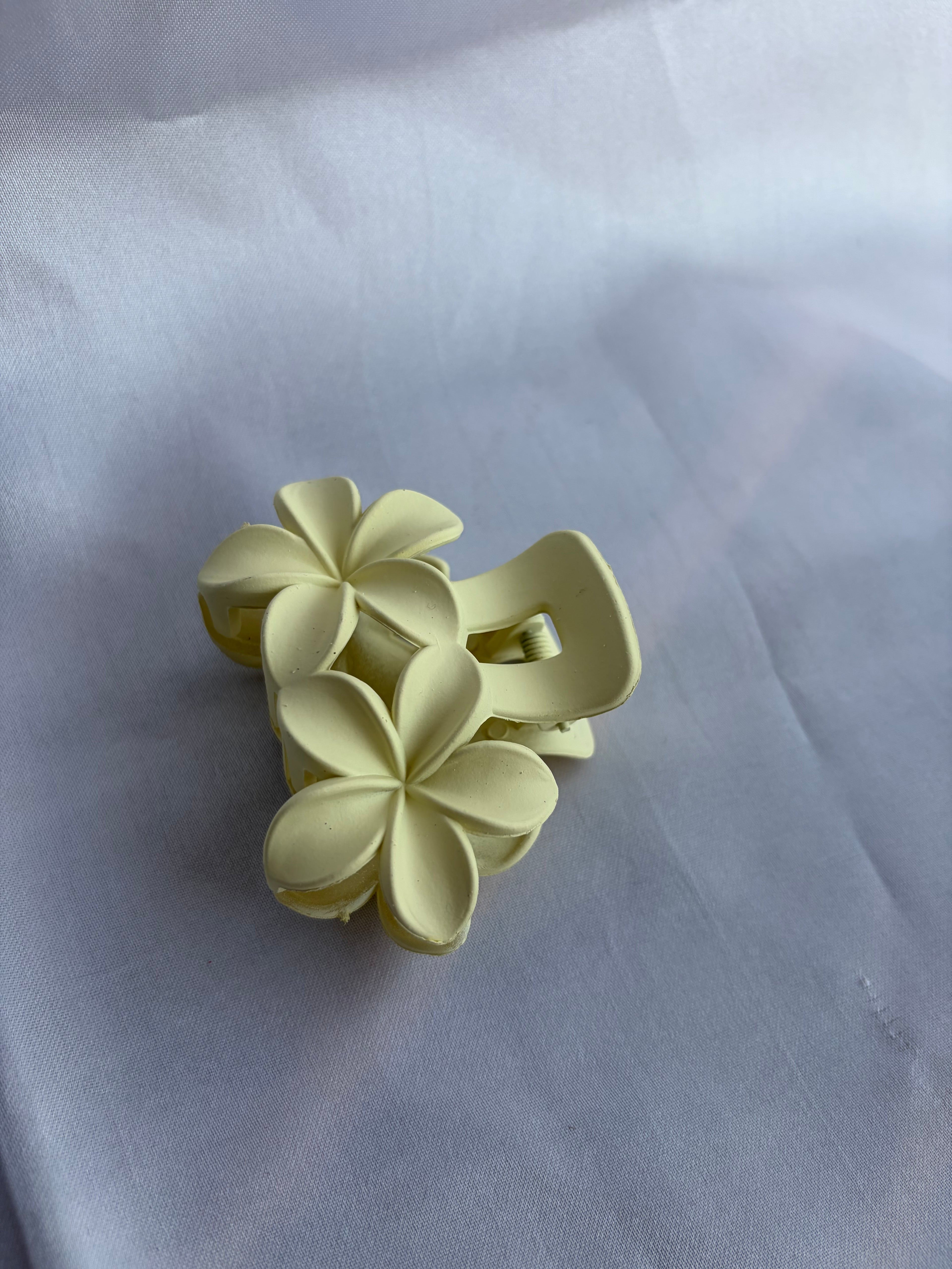 Ivory Bloom Hair Claw Clip