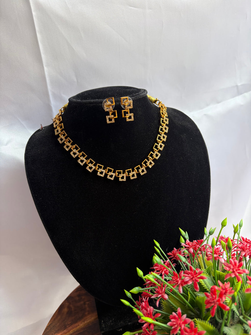 Golden Square Link Designer Necklace Set
