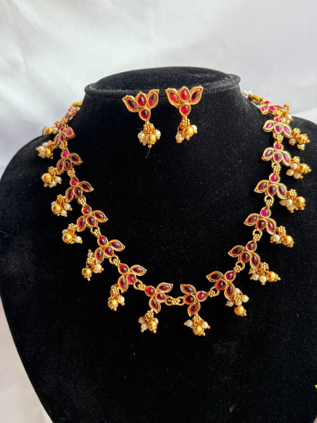 Emerald Ruby Floral Pearl Drop Neckalce