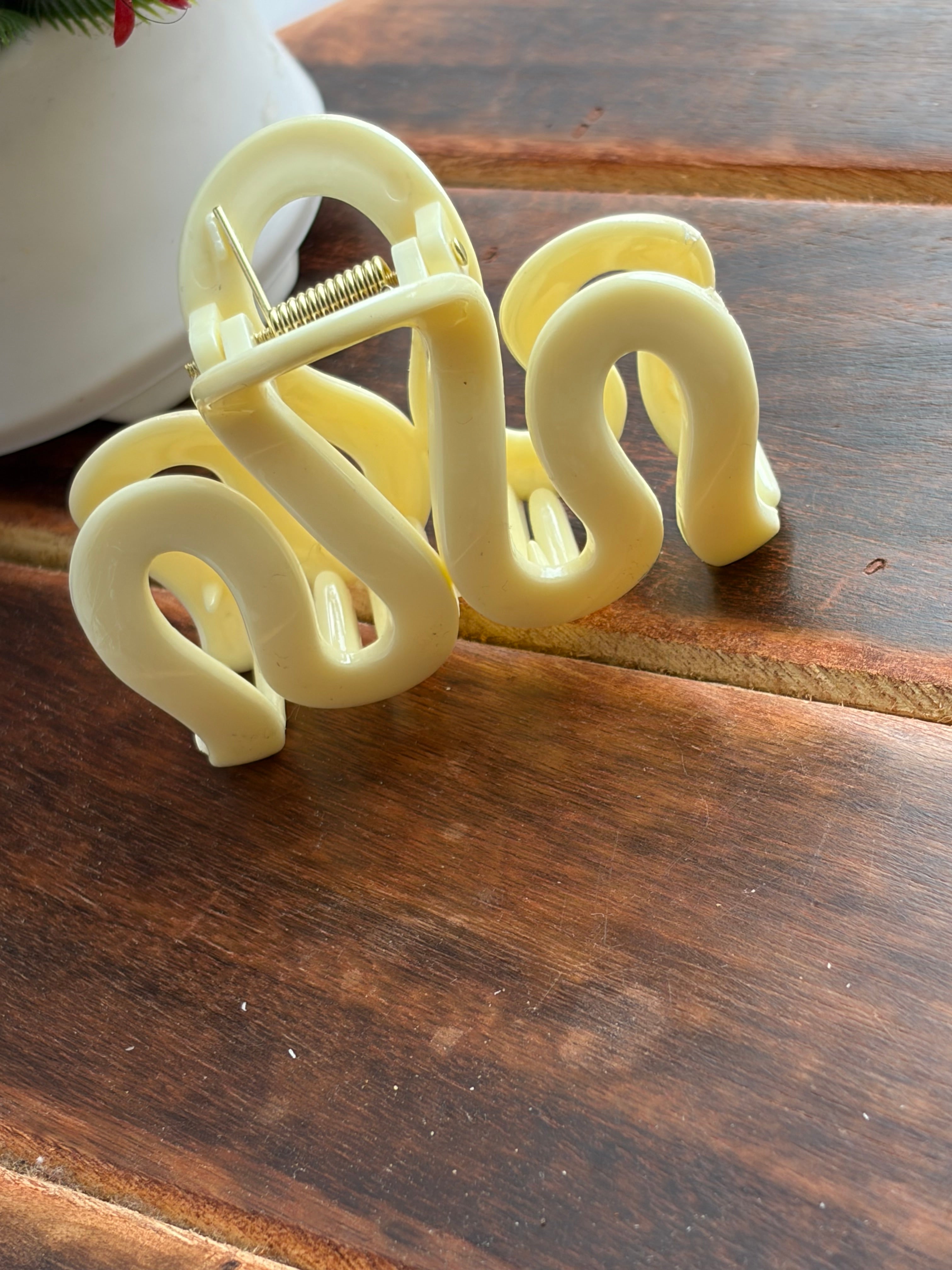 Elegant Cream Wave Claw Clip