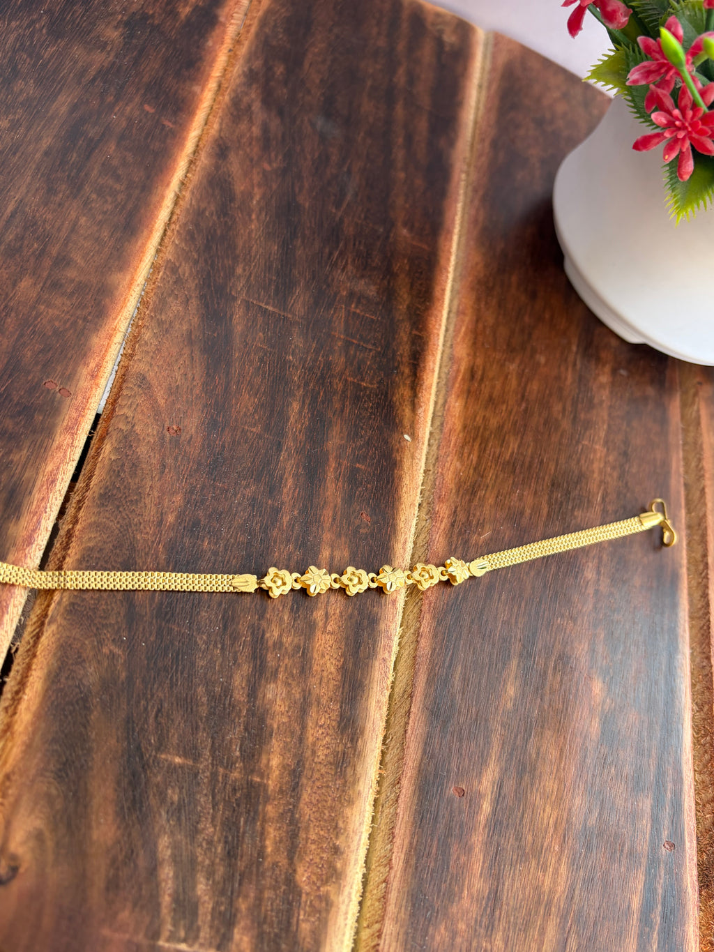 Elegant Floral Gold Bracelet