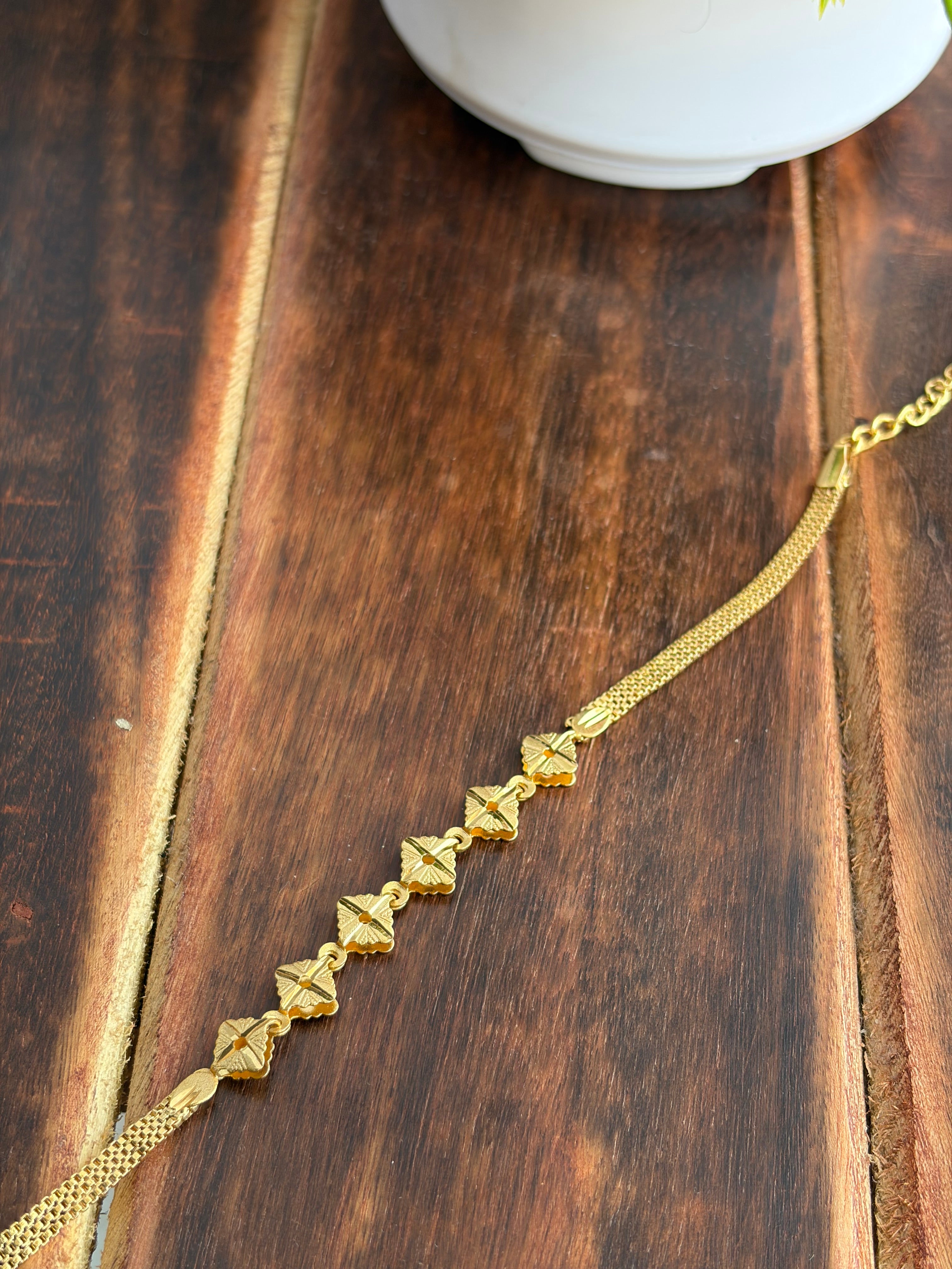 Dual Style Floral Mesh Gold Bracelet
