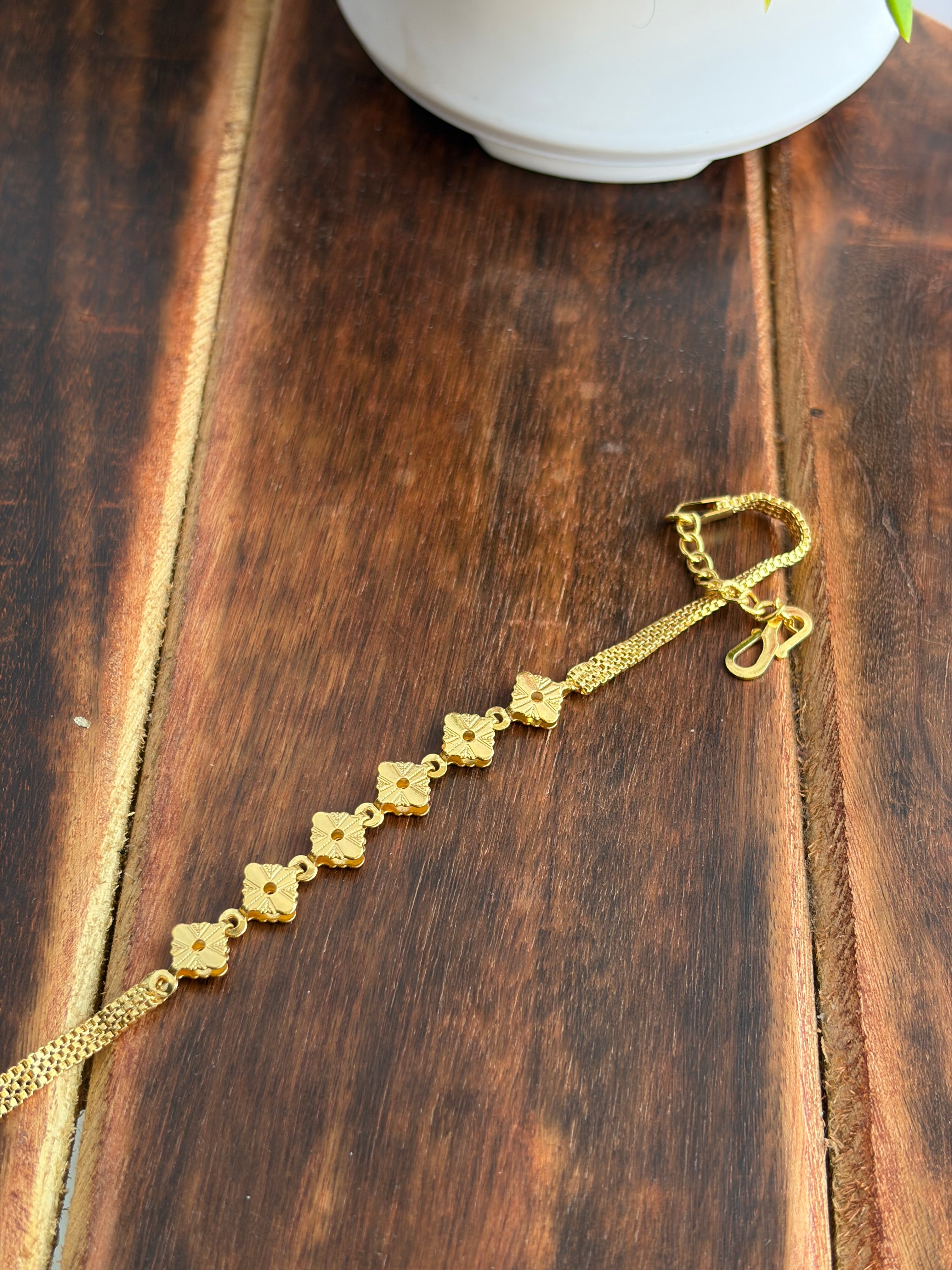 Dual Style Floral Mesh Gold Bracelet