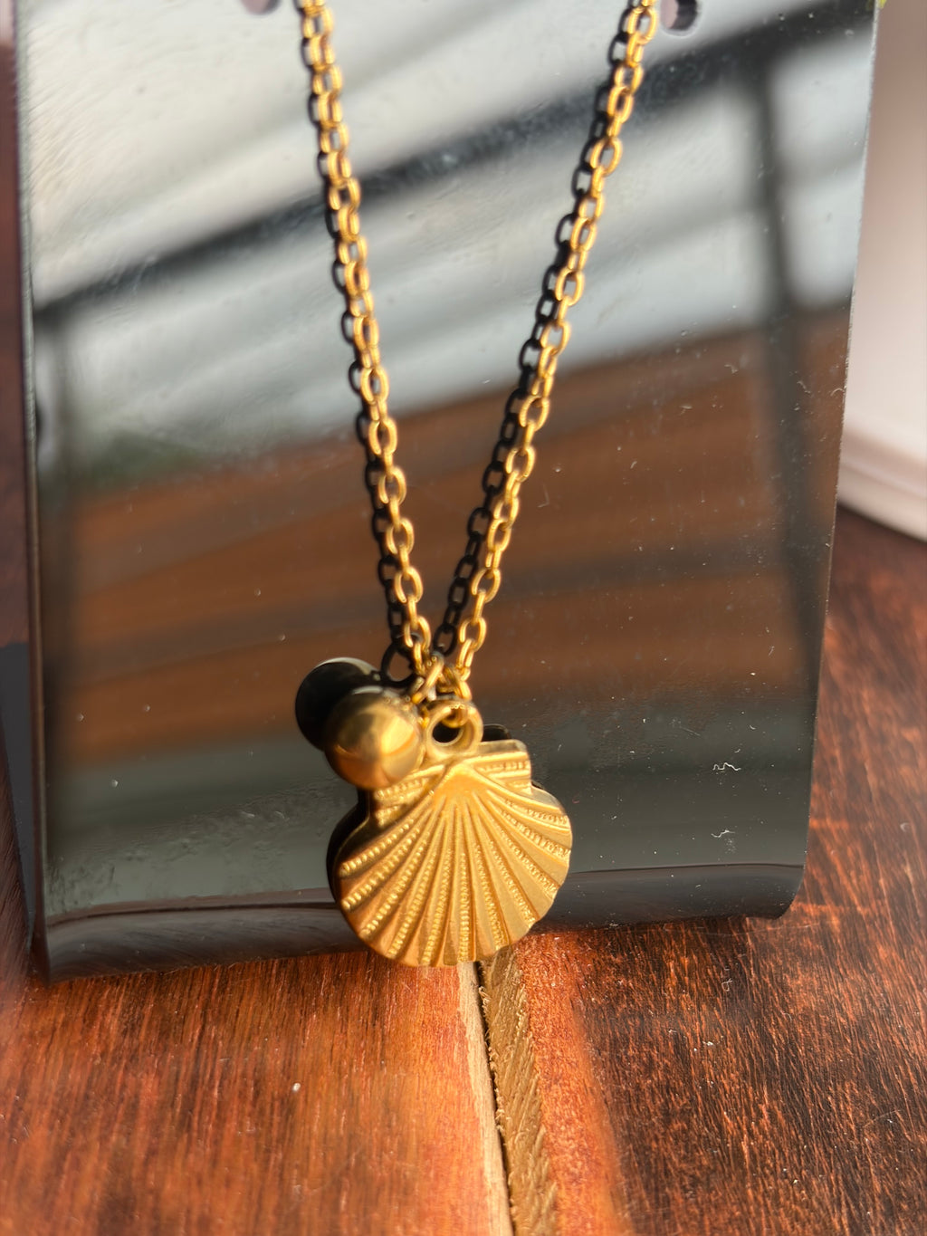 Golden Shell Charm Chain