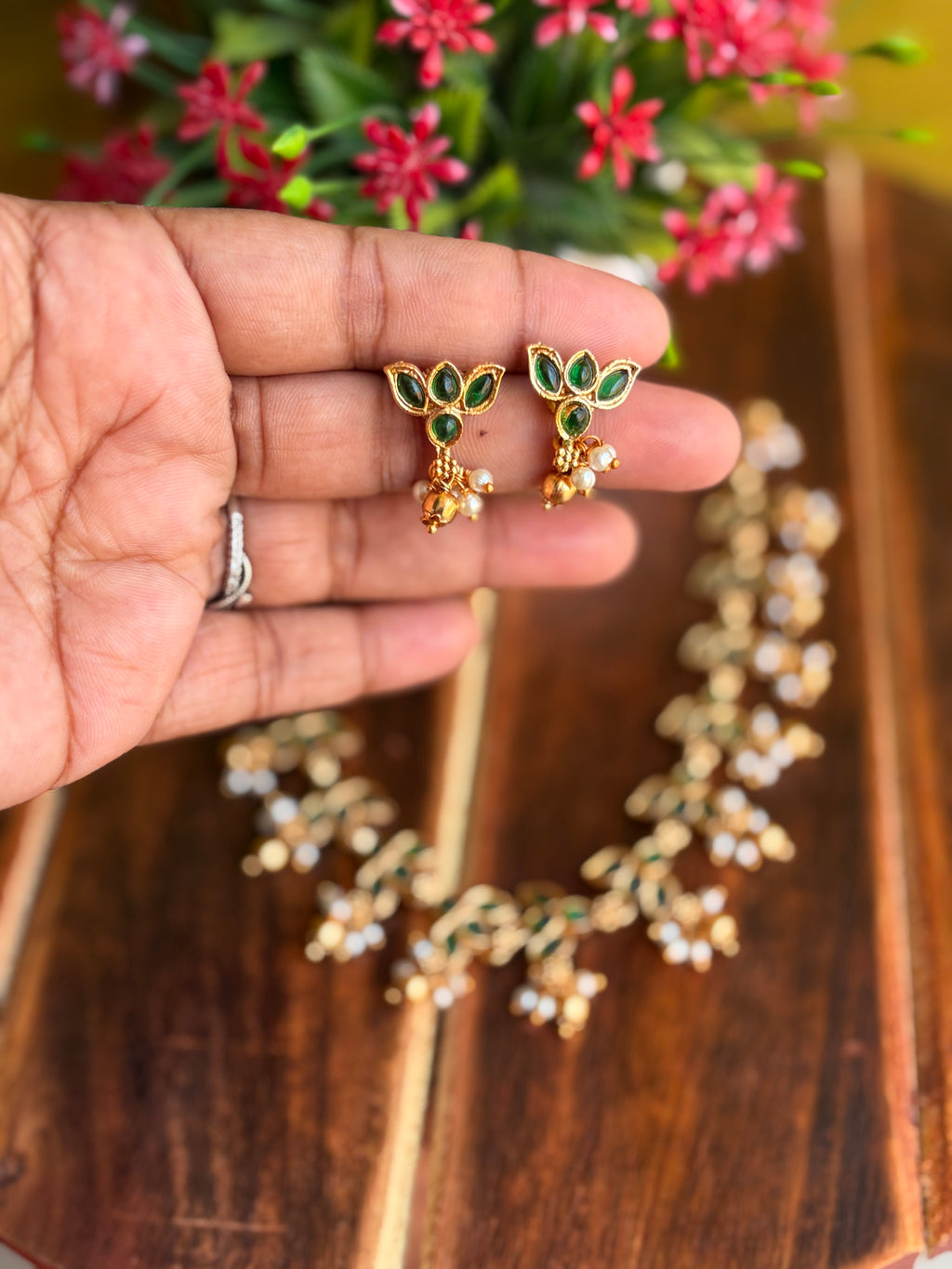 Emerald Green Floral Pearl Drop Necklace