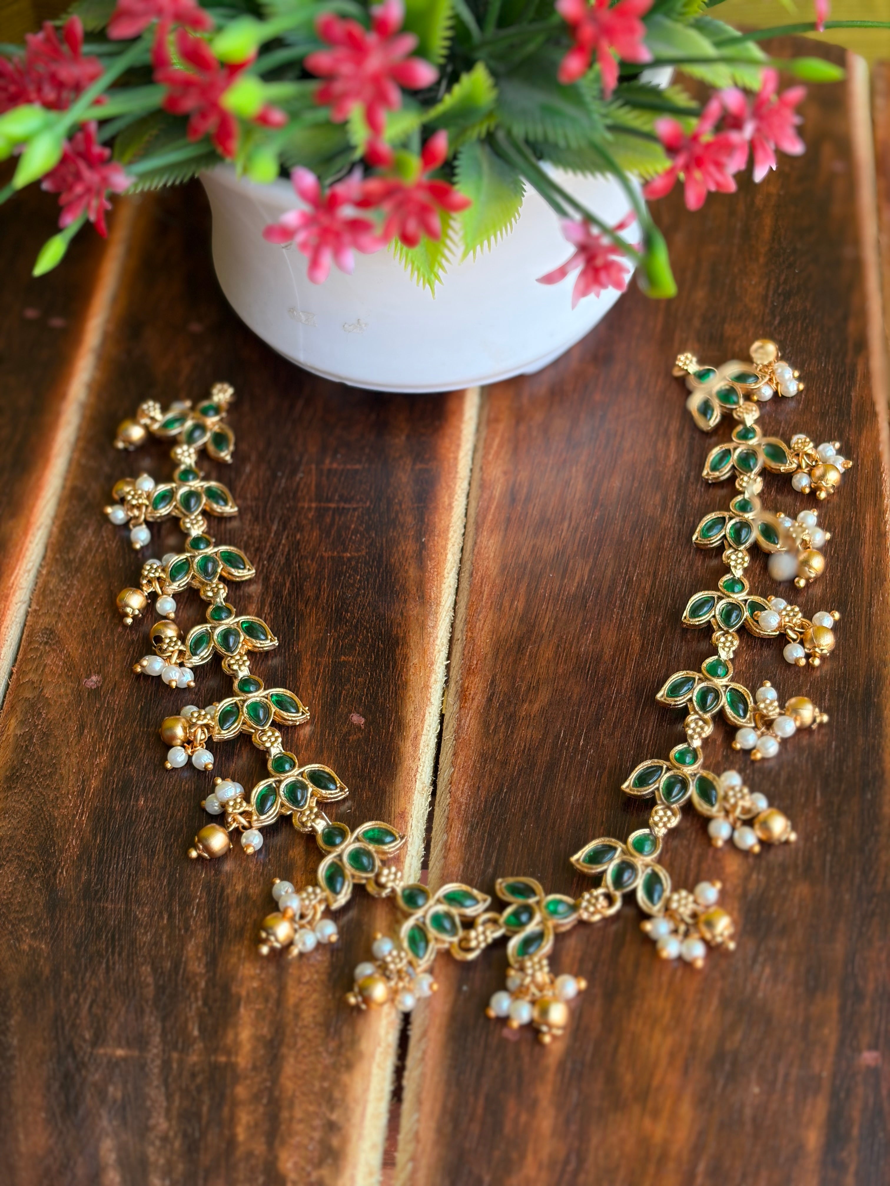 Emerald Green Floral Pearl Drop Necklace