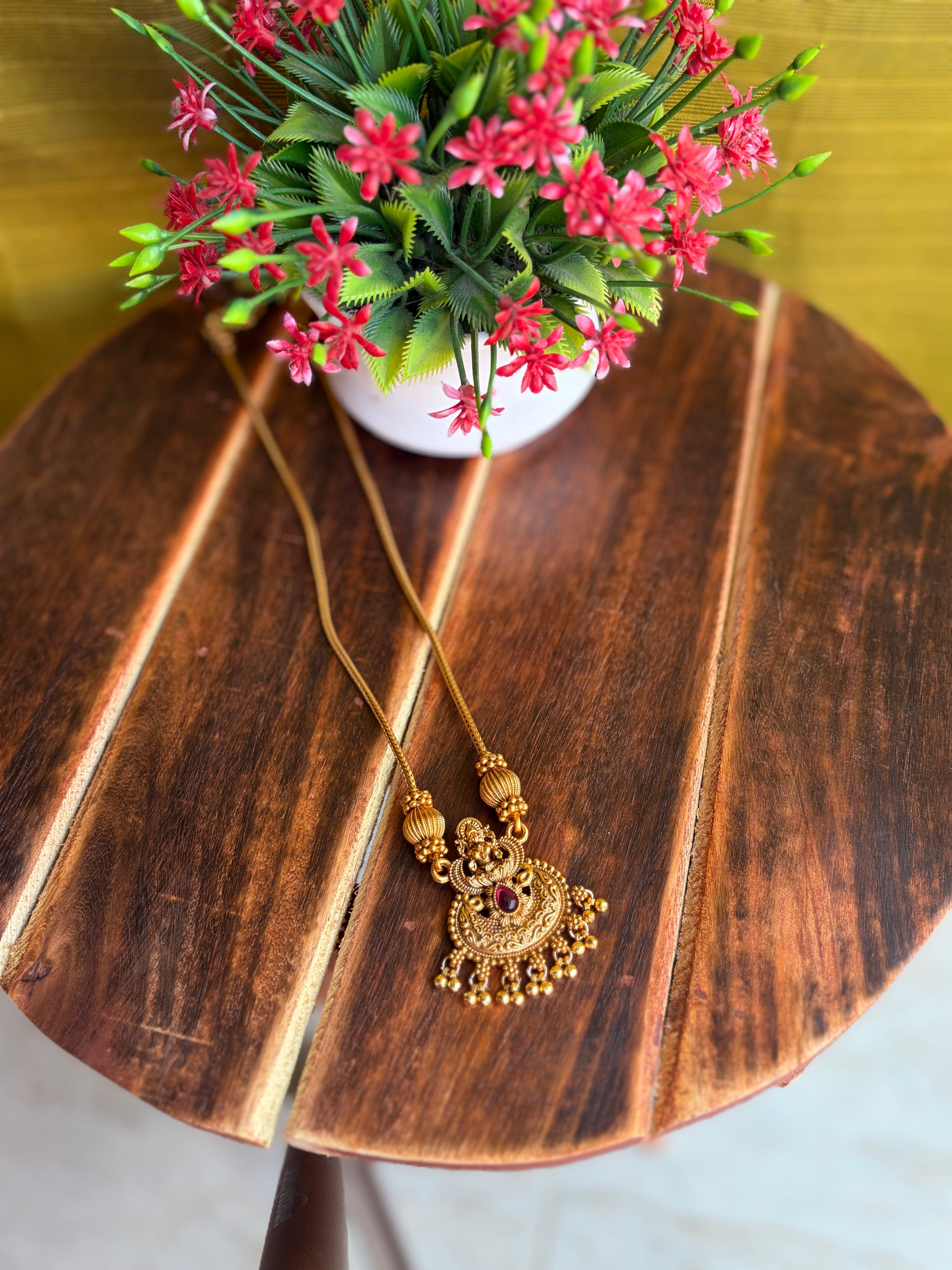 Antique Lakshmi Temple Pendant Necklace Set