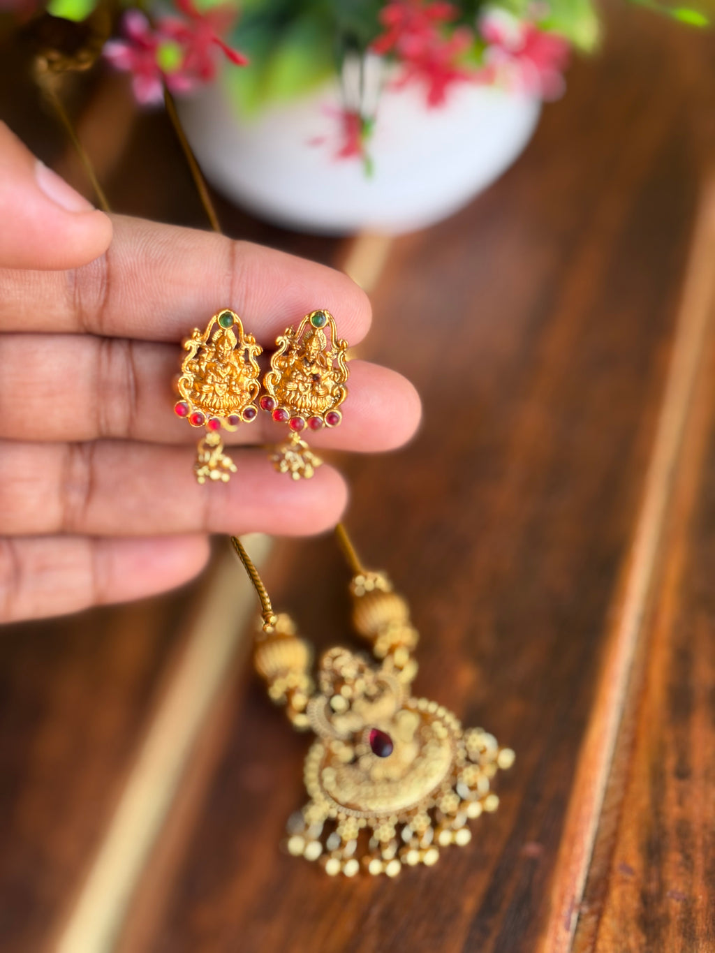Antique Lakshmi Temple Pendant Necklace Set