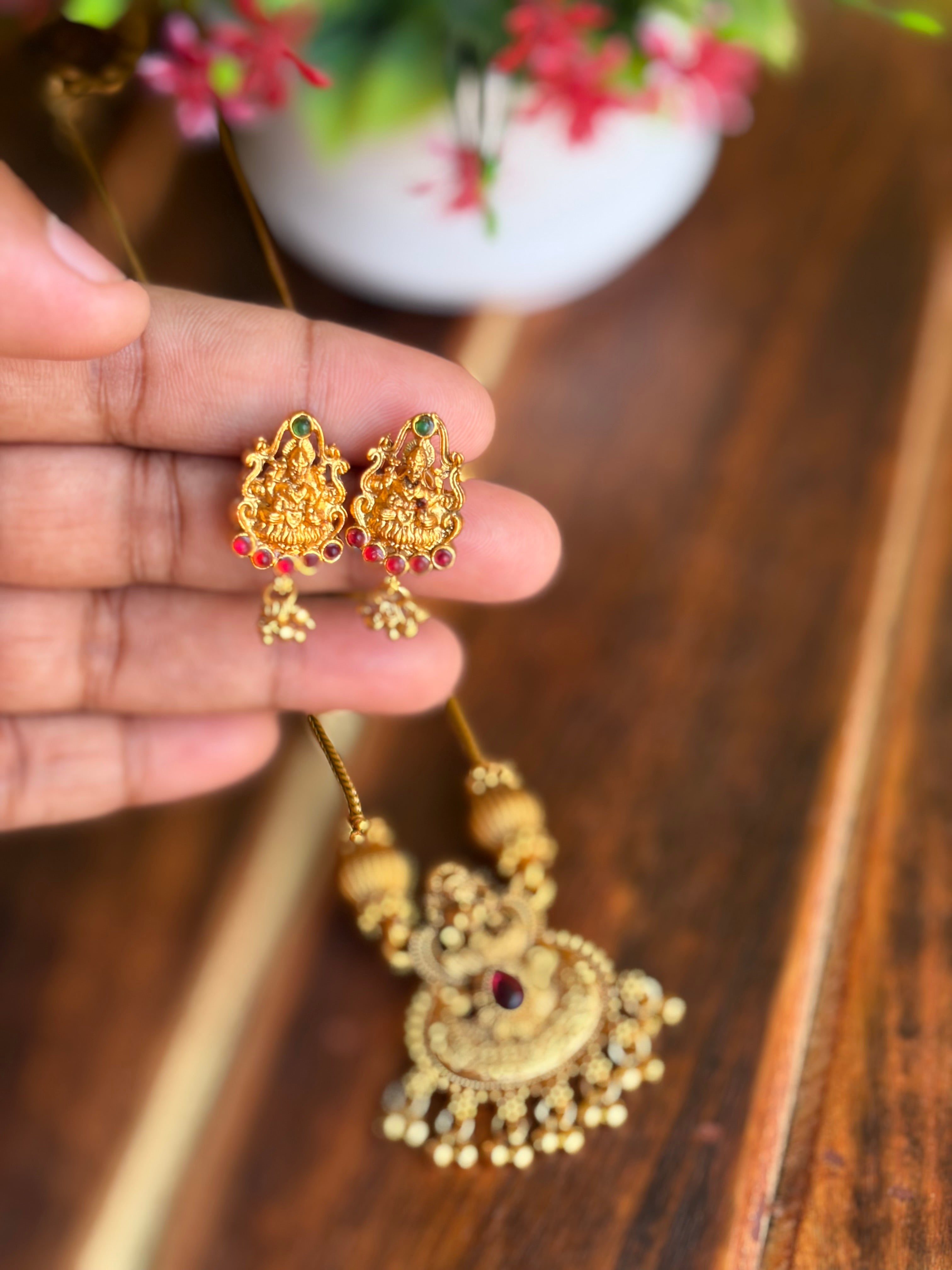 Antique Lakshmi Temple Pendant Necklace Set