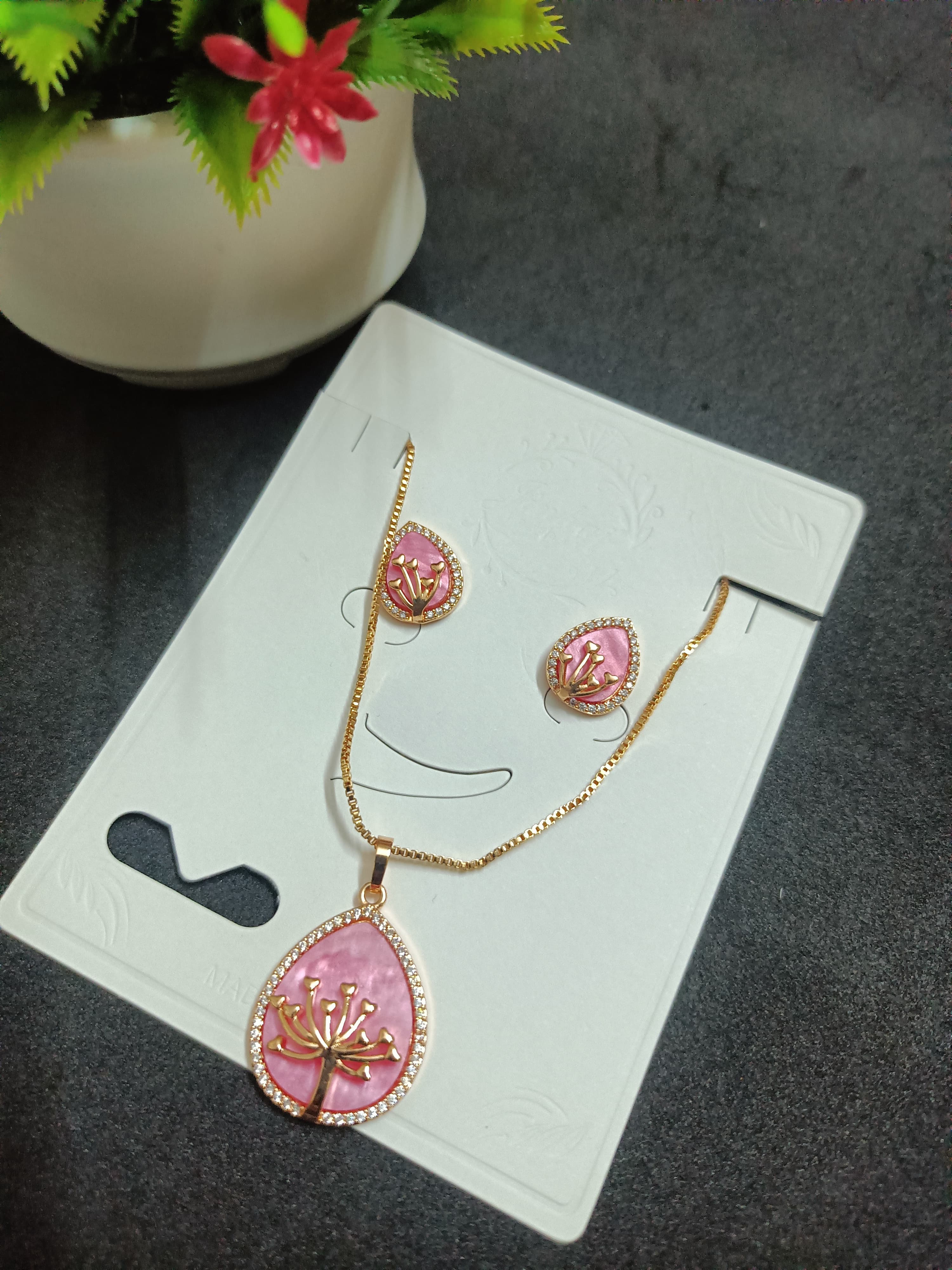 🌸 Rose Petal Elegance Necklace Set